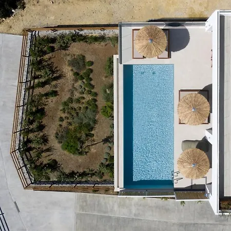 Kommosunset Villa *